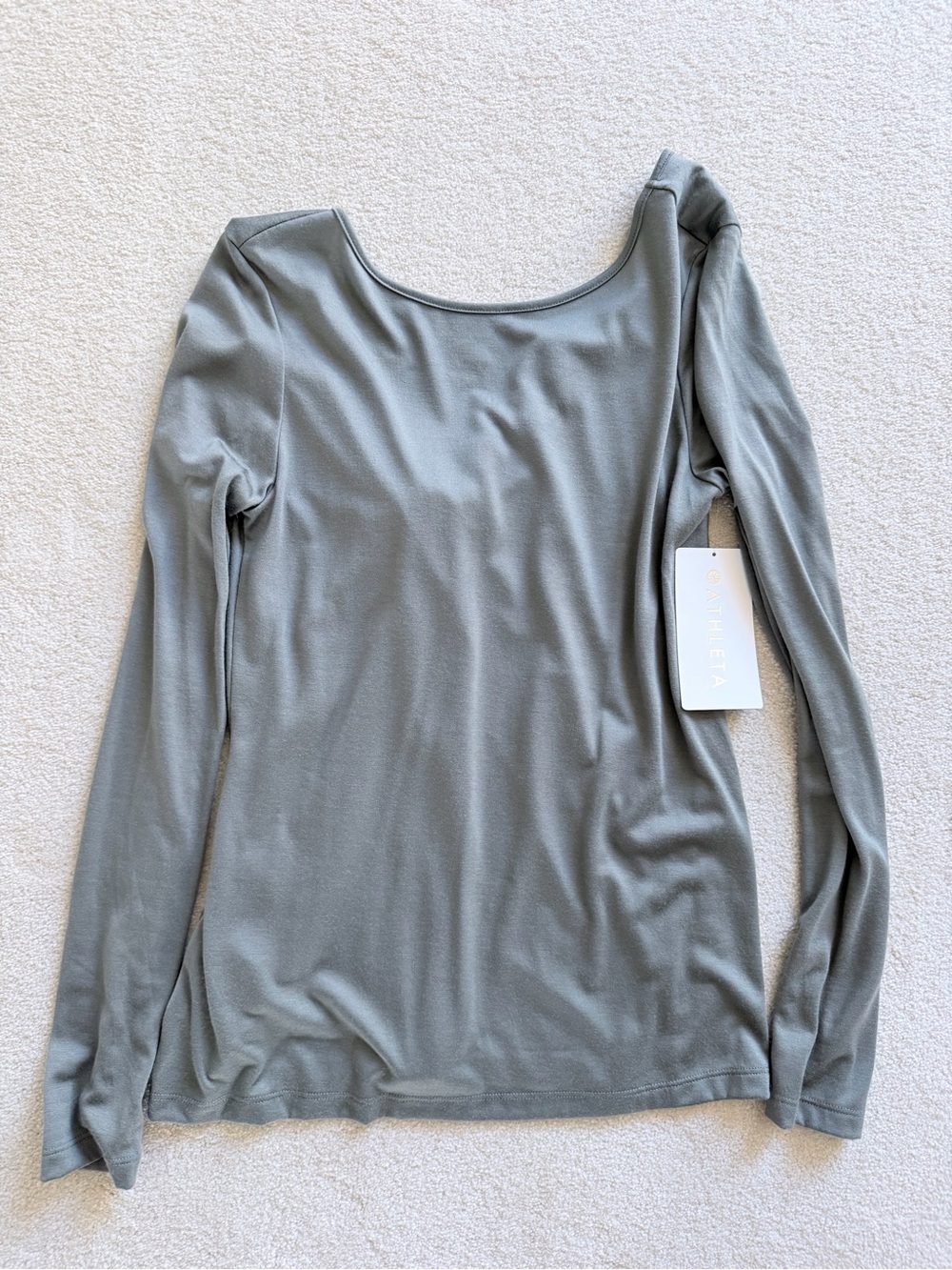 Athleta Sage light olive Green Scoop Neck Long Sleeve Top size small